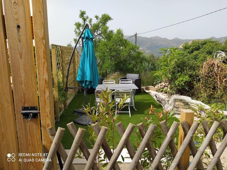 Duplex Avec Jardin, Proche Village Calenzana Exteriör bild